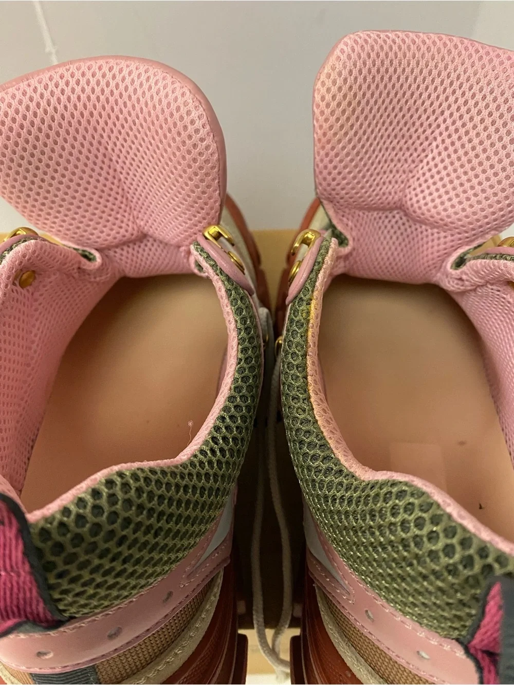 Gucci flash trek women’s sneaker size 38/. 7 1/2